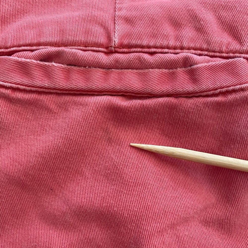 3/$20 | AEROPOSTALE Flat-Front Red Sunset Shorts, Size 27 - Picture 8 of 8